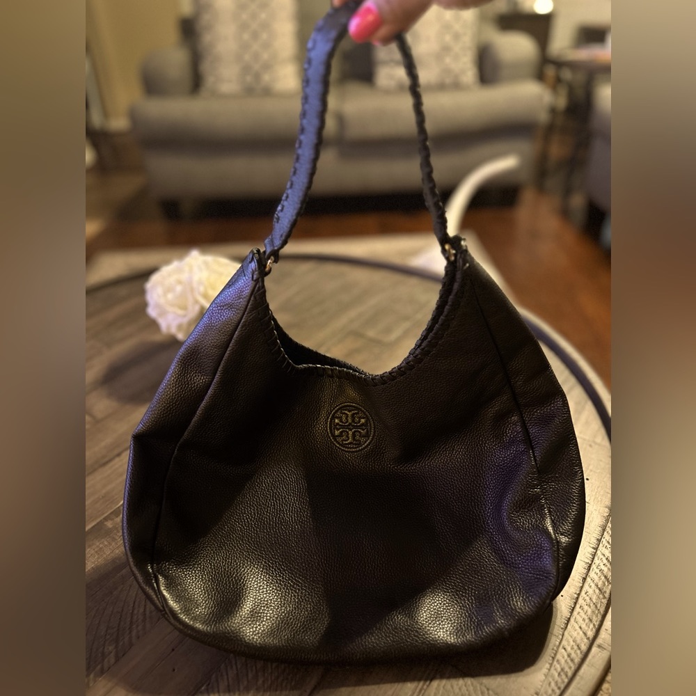 Black leather Tory Burch purse